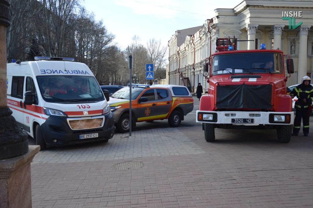 Серия «минирований» продолжается: в Николаеве заминировали горсовет (ФОТО и ВИДЕО) 8