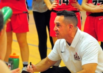 Отстранили и заставили извиняться: тренер школьной баскетбольной команды поплатился за победу со счетом 92:4