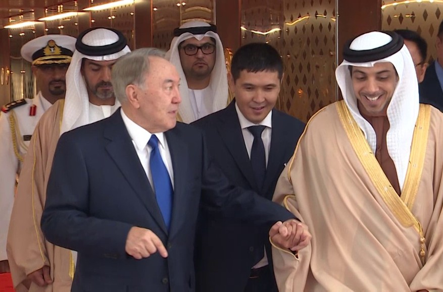 Секретный самолет Назарбаева приземлился в Дубае - там у семьи много элитной недвижимости 1