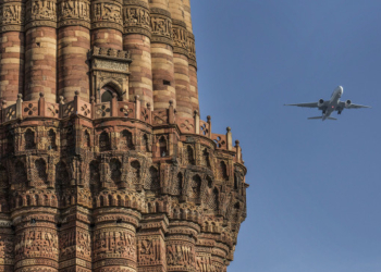 В Индии местные аэропорты и авиакомпании обязали транслировать национальную музыку