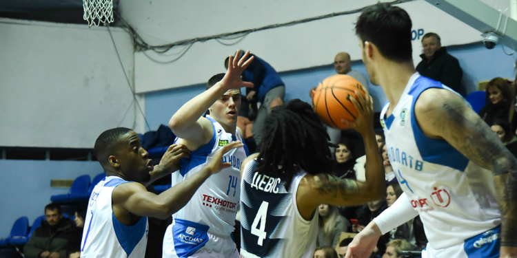 МБК “Николаев” дома обыграл “Харьковских соколов”, в первой игре с новым главным тренером