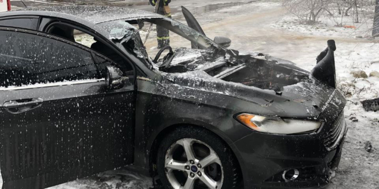 За день в Николаеве загорелись 2 машины, одна – из-за разгерметизации газовой системы (ФОТО)