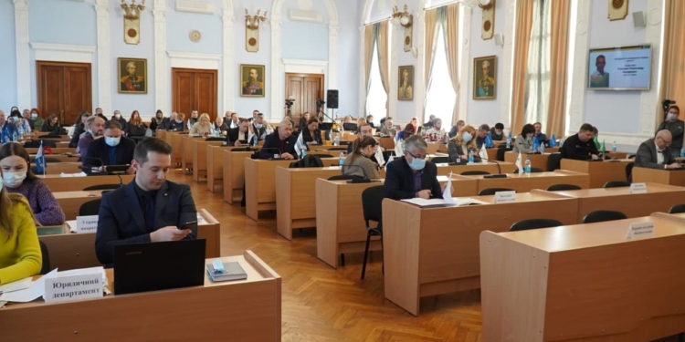 Николаевский горсовет принял обращение к руководству государства о направлении в местные бюджеты 50% прибыли морпортов