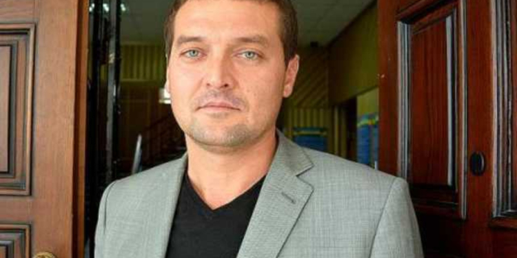 «Страну всрали в говно». В Черновцах остановили пьяного одесского полицейского начальника (ВИДЕО)