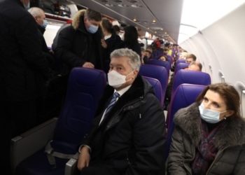 Порошенко прилетел в Украину (ТРАНСЛЯЦИЯ)