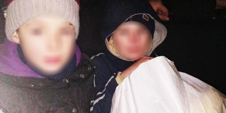 Ох, ці діточки… В Миколаєві двох малолітніх друзів шукали спецпризначенці, а вони катались на ковзанці у центрі міста (ФОТО)