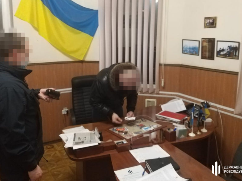 На Миколаївщині ДБР зупинило системні побори керівником відділу поліції на незаконних рубках деревини