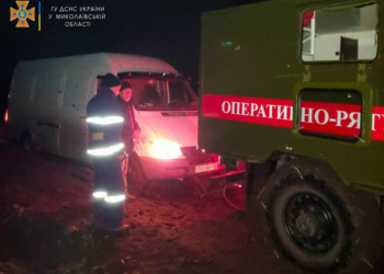 За добу рятувальники Миколаївщини витягнули в багнюки 4 авто, в яких було 7 людей, в тому числі – дитина та вагітна жінка