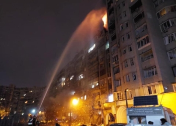 Два снаряди влучили в багатоповерхівку в Києві – є загроза руйнування (ФОТО, ВІДЕО)