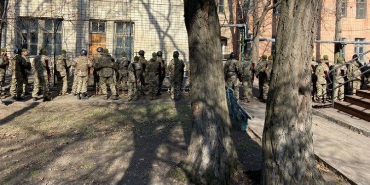 Миколаївській бригаді територіальної оборони дуже потрібні водії та медики