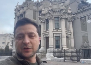Володимир Зеленський: «Ніякої зброї ми не складемо» (ВІДЕО)