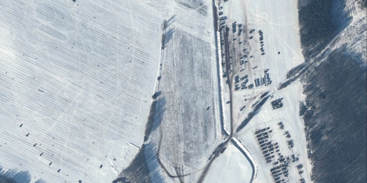 В 50 км від українського кордону: в мережі з’явилися нові фото російських військ в Білорусі (ФОТО)