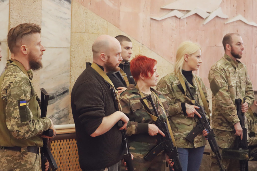 «Не паникуй! Готовься!»: в Николаеве прошли очередные занятия для гражданских (ФОТО) 25