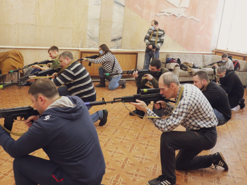 «Не паникуй! Готовься!»: в Николаеве прошли очередные занятия для гражданских (ФОТО)