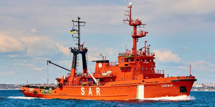 Россия захватила гражданское спасательное судно у острова Змеиный