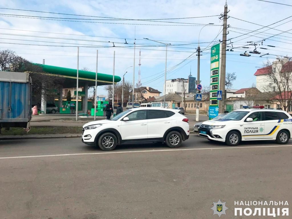 У Миколаєві в ДТП травмувалась 17-річна дівчина-пішохід (ФОТО) 4