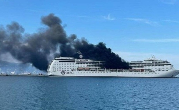 Возле берегов Греции загорелся пассажирский паром (ВИДЕО)