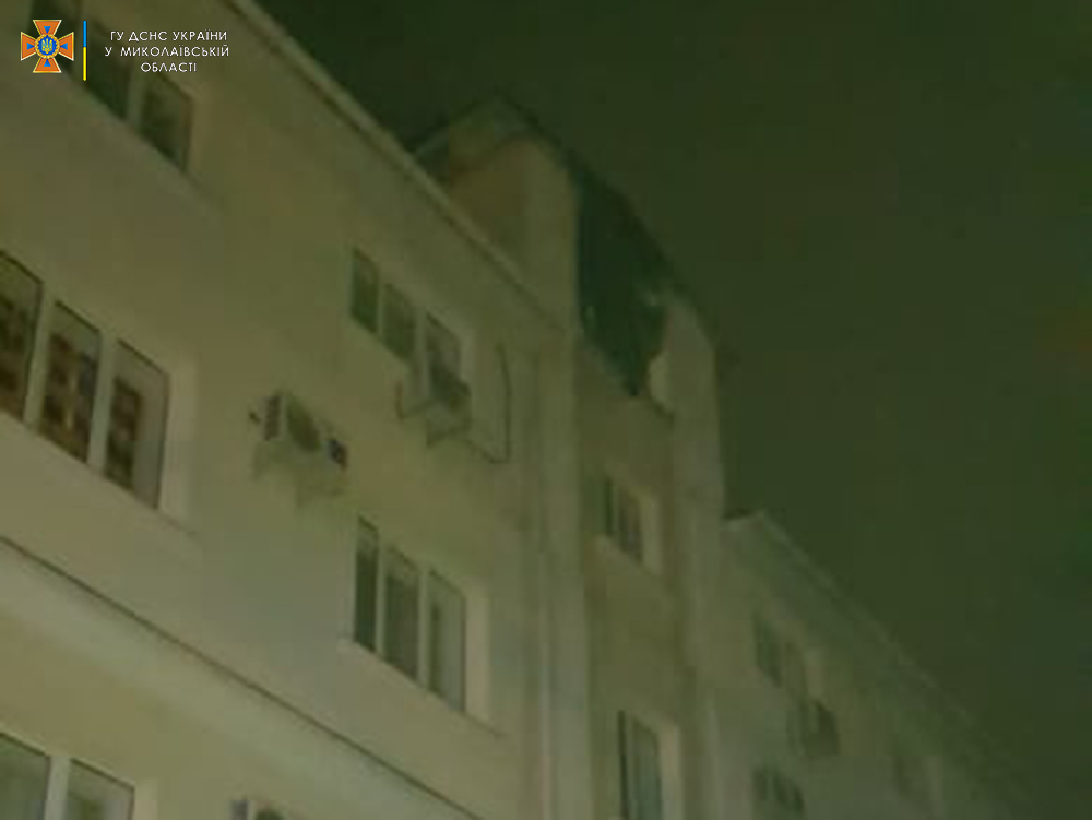 Большой пожар в Николаеве. Горела гостиница на Террасной (ФОТО) 3