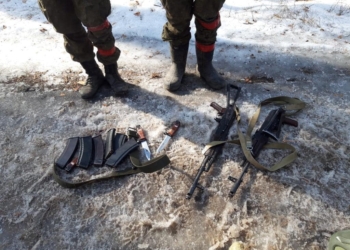 Украинские военные взяли в плен 2 оккупантов (ФОТО)