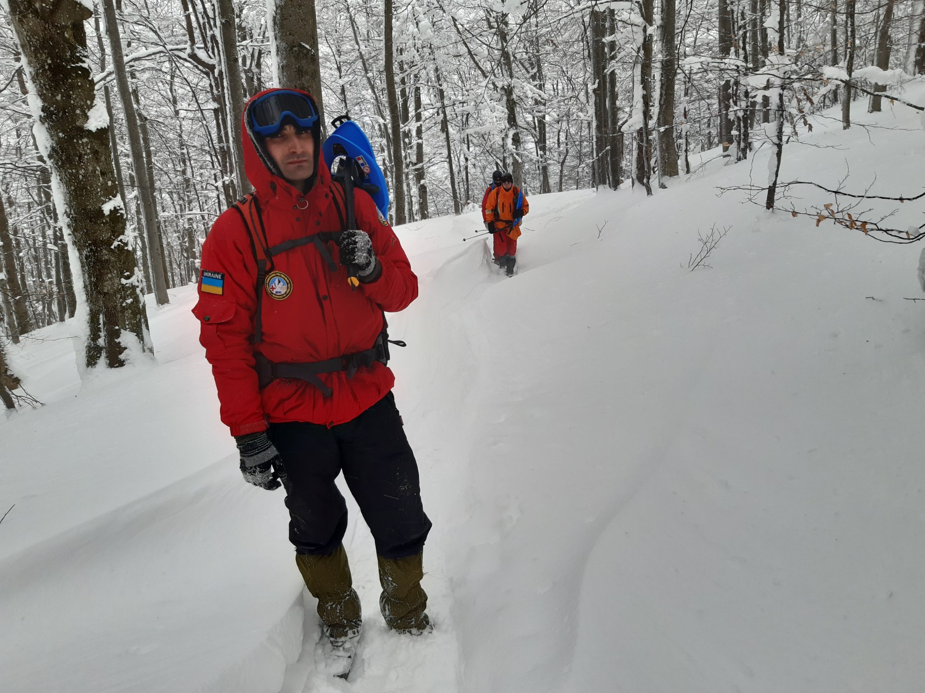 Турист з Миколаєва провалився в ущелину на Закарпатті – допомогли вибратися інші туристи (ФОТО)