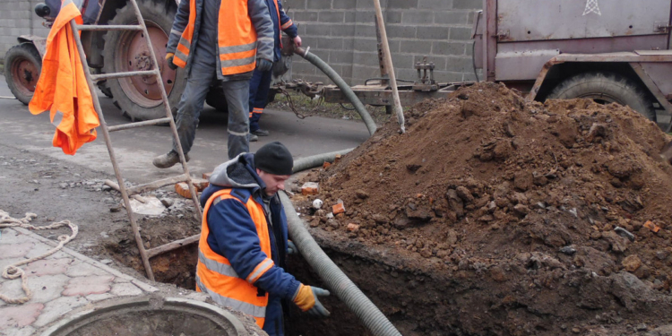 В Николаеве водоканал «пошел» по многолетним должникам за воду (ФОТО)