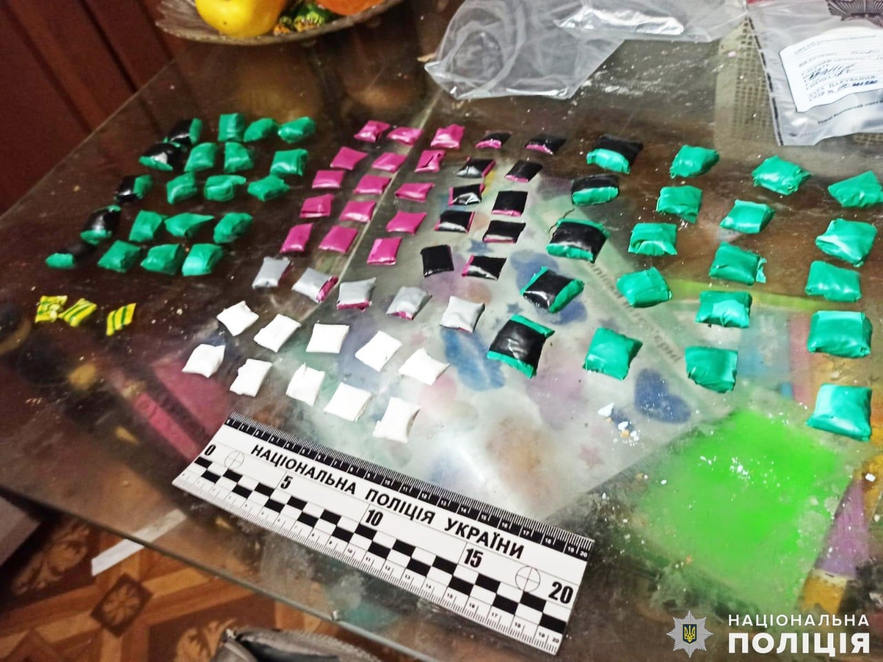 Более 50 наркозакладок ежедневно: за сбыт наркотических средств и психотропов полицейские задержали жительницу Николаева (ФОТО)