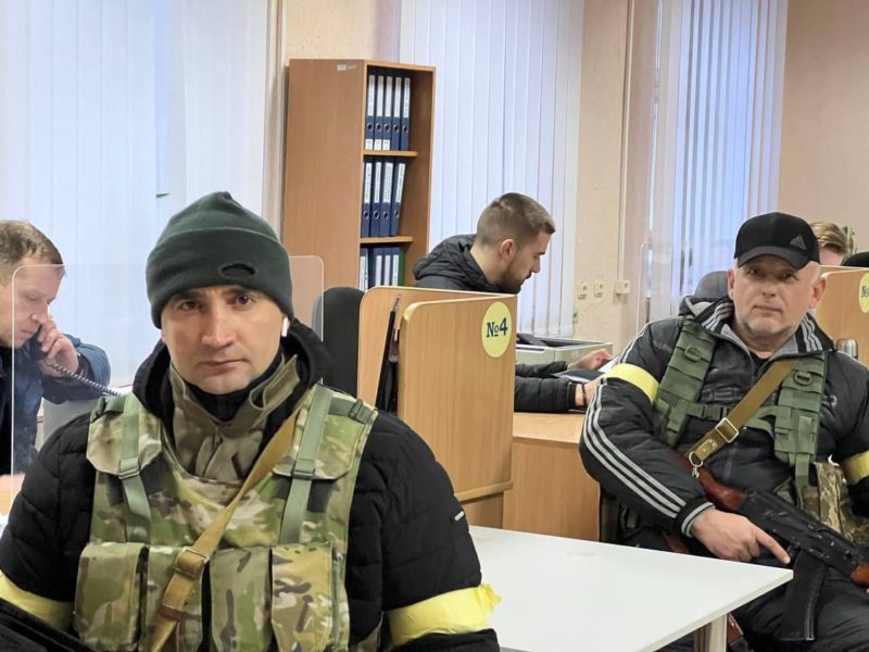 Миколаївська обласна варта для захисту від мародерів та бандитів вже вийшла на патрулювання вулиць. Куди дзвонити (ФОТО)