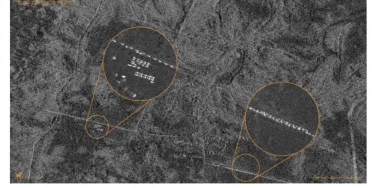 Россия перебрасывает из Беларуси технику через понтонный мост (ФОТО)