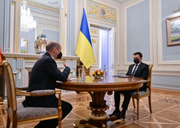 Зеленский заверил, что Украина предоставит проекты законов об особом статусе ОРДЛО и местных выборах для дискуссии, – Шольц