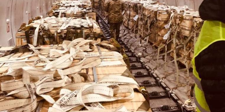 В Украину прибыл еще один самолет с военной помощью от США (ФОТО)