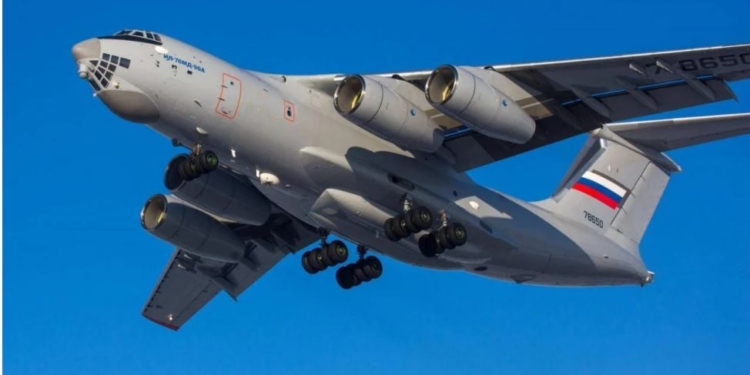 Военные транспортники Ил-76 вылетели из Пскова на Киев – всего 18 бортов