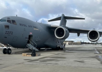 Еще один самолет с военной помощью из Британии приземлился в Украине (ФОТО, ВИДЕО)