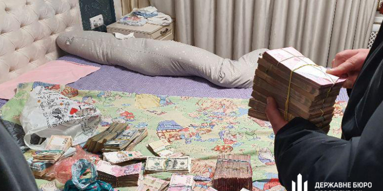 В Сумах нашли “черную кассу” предположительно чиновников Гострансбезопасности – 3,5 млн.грн. (ФОТО)