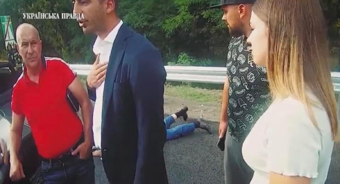 “Принеси спортивную сумку, там 150 000”, – опубликовано видео после ДТП с участием “слуги народа” Трухиным (ВИДЕО)