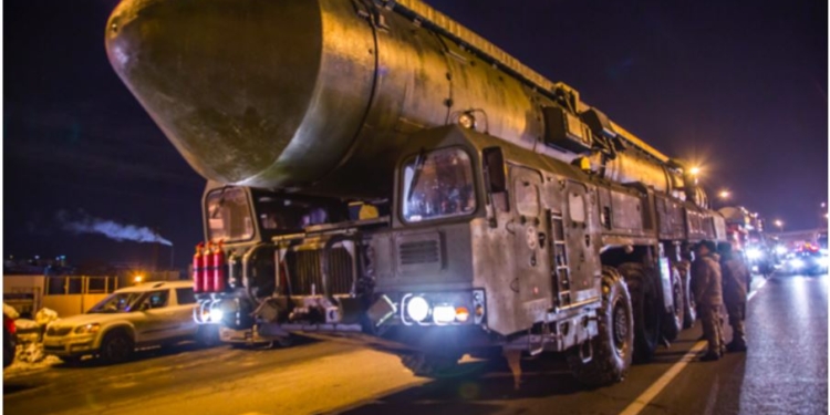 Чтобы НАТО не вмешивалось, если начнут вторжение. В РФ готовят учения с ядерным оружием, – Financial Times