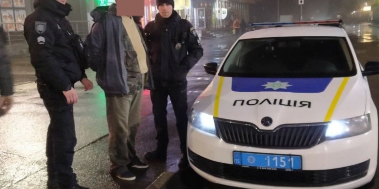 В Николаеве пьяный гражданин назвался «секретным агентом» и похвастался огромным ножом (ФОТО)