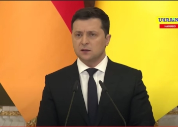 Поуехавшим. Зеленский дал 24 часа нардепам и олигархам, чтобы вернуться в страну (ВИДЕО)