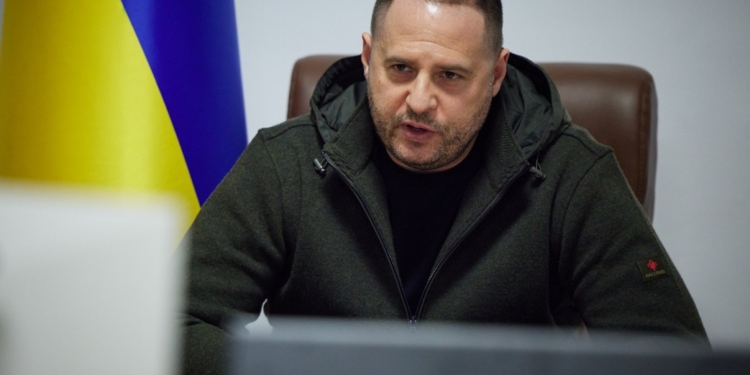 Єрмак про переговори з росією: припинення вогню, бомбардувань, відведення російських військ до території на 23 лютого, а потім знов консультації