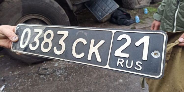 В Вознесенську показали документи, знайдені в розбитому ворожому КамАЗі (ФОТО, ВІДЕО)