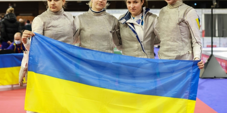 На юніорському чемпіонаті Європи з фехтування команда України здобула «бронзу». І серед «бронзових» рапіристок – Аліна Полозюк з Миколаєва