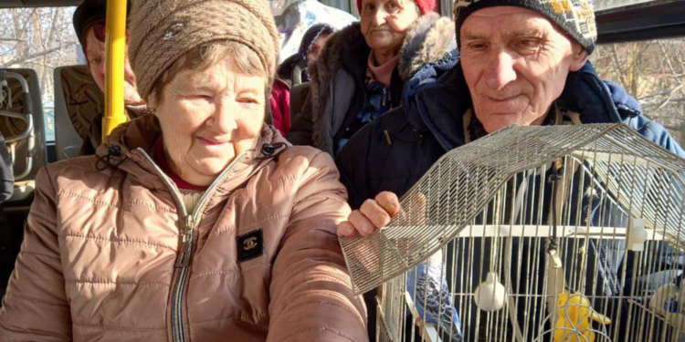 В Николаев из трех сел вывезли еще 75 человек (ФОТО)