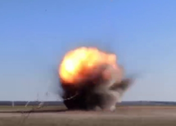 В сети показали, как у Вознесенска обезвредили рашистские боеприпасы (ВИДЕО)