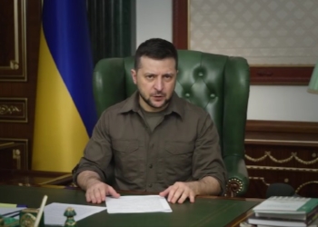 «Гоніть цих рабів! Гоніть окупантів!» – Зеленський звернувся до українців з півдня держави (ВІДЕО)