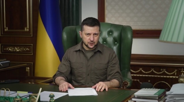 «Гоніть цих рабів! Гоніть окупантів!» – Зеленський звернувся до українців з півдня держави (ВІДЕО)