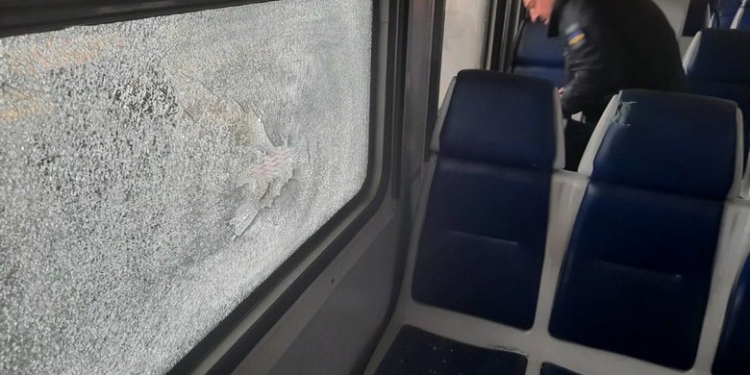 Окупанти обстріляли електричку Шепетівка-Київ – є постраждалий (ФОТО)