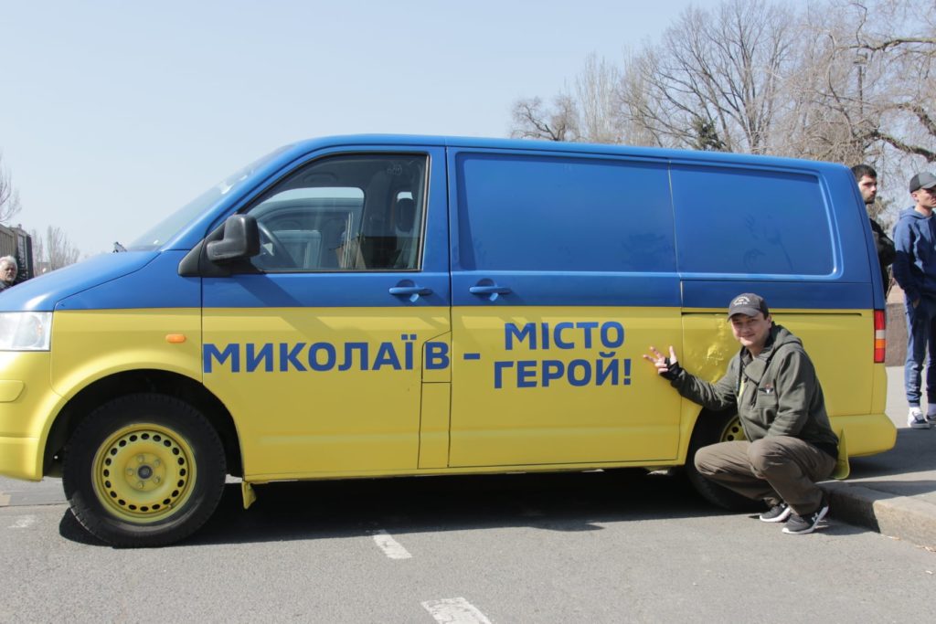 Миколаївці передали партію автомобілів та медикаментів на потреби області (ФОТО) 2