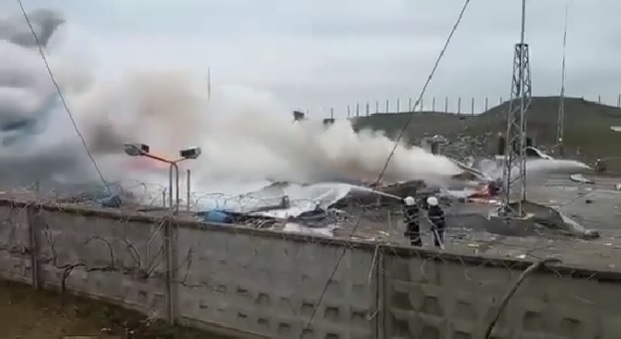Российские оккупанты обстреляли Очаков – спасатели тушат склады (ВИДЕО)