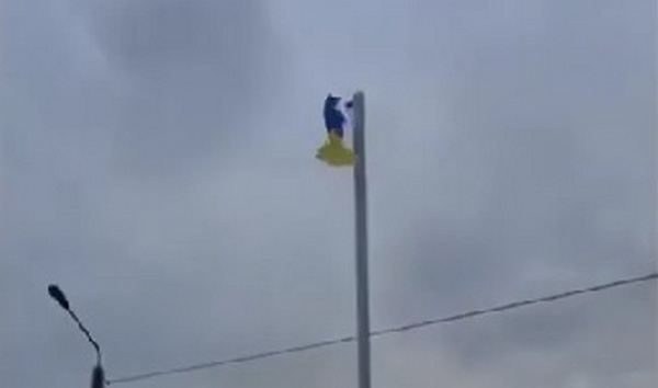 Над аэродромом Кульбакино подняли украинский флаг. Но оккупанты пошли в контрнаступление (ВИДЕО)