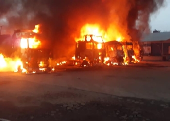 В Николаеве после обстрелов загорелись автомобили с пальмовым маслом (ФОТО, ВИДЕО)