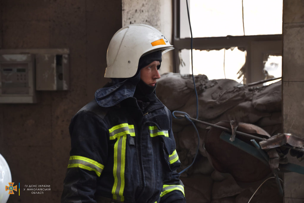 Разбор завалов в здании Николаевской ОВА: деблокированы еще двое погибших, всего погибли 19 человек (ФОТО, ВИДЕО) 27